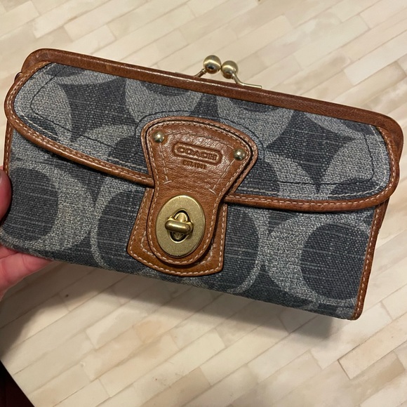 SOLD Coach Wallet - Picture 3 of 11